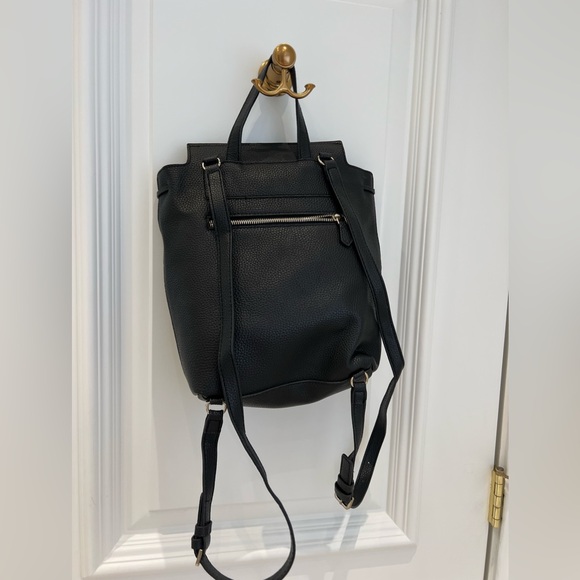 GUESS backpack - Picture 2 of 3